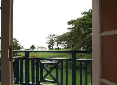 Canoe Bay Beach Resort Lowlands