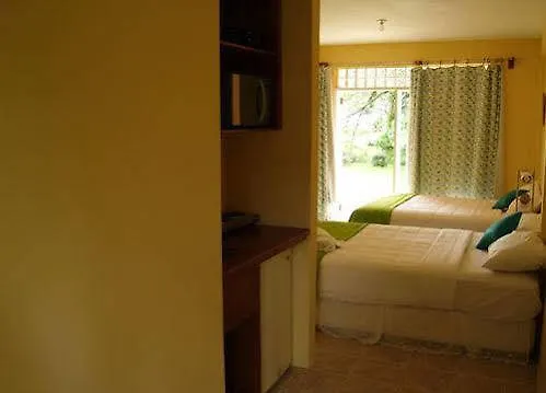 **  Canoe Bay Beach Resort Lowlands Trinidad és Tobago